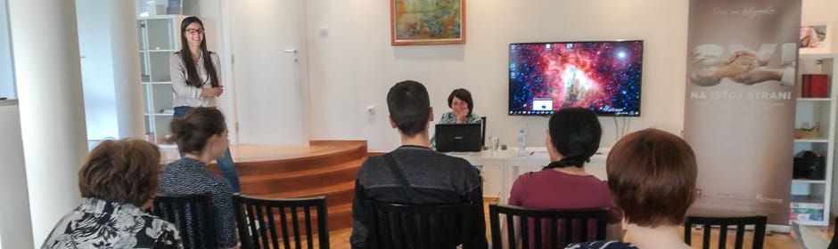 Volunteers training to help vulnerable women suffering from cancer